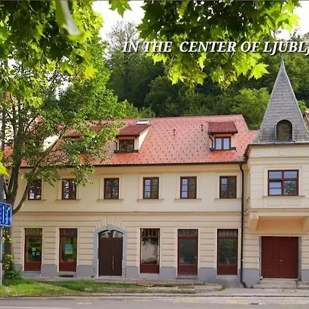 Apartament Karlovska Old Town